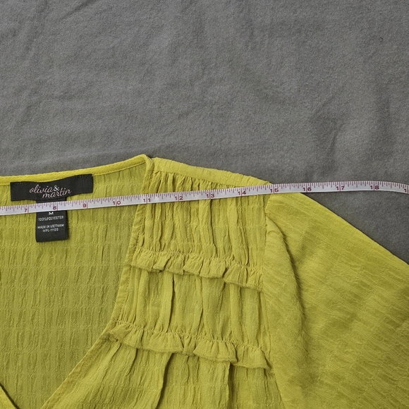 Women's size Medium Bright Spring Summer Top Yellow with Rushing - Picture 10 of 12